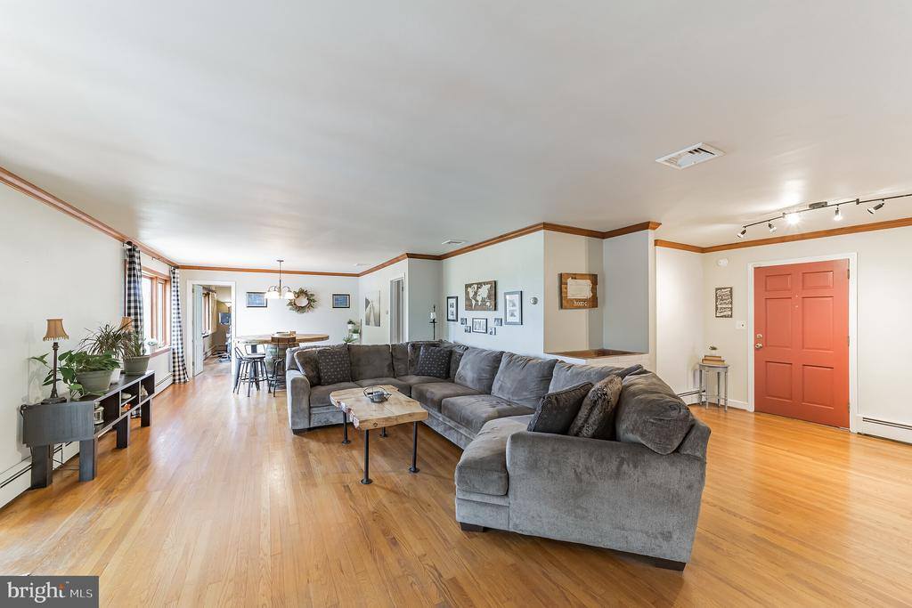 132 East Lancaster Avenue, Oxford, PA 19363