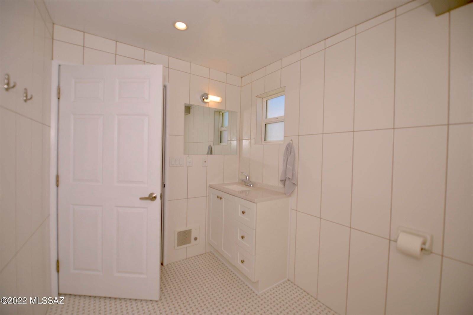 4602 East 16 Street, Tucson, AZ 85711