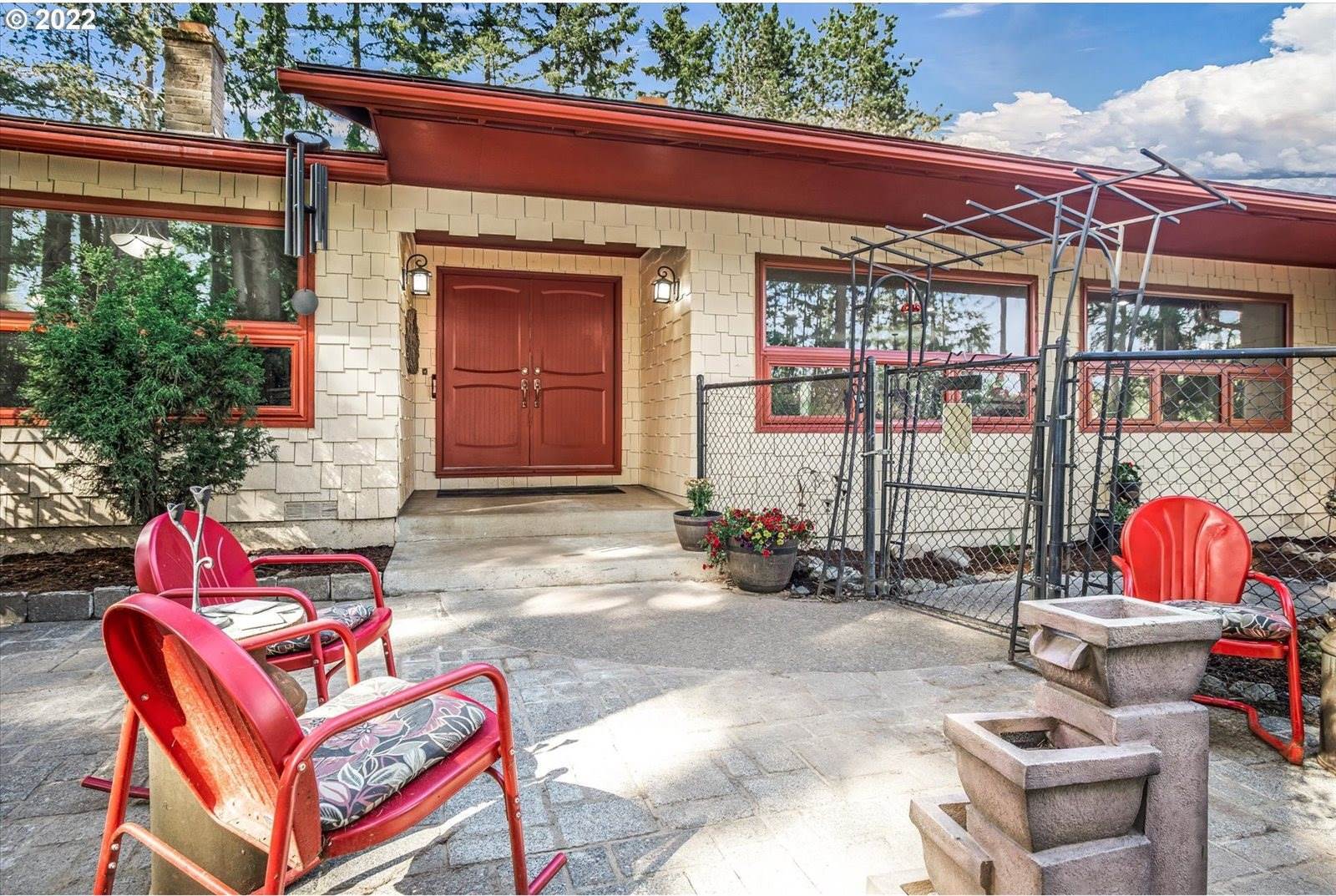 22825 SE Tillstrom Rd, Damascus, OR 97089