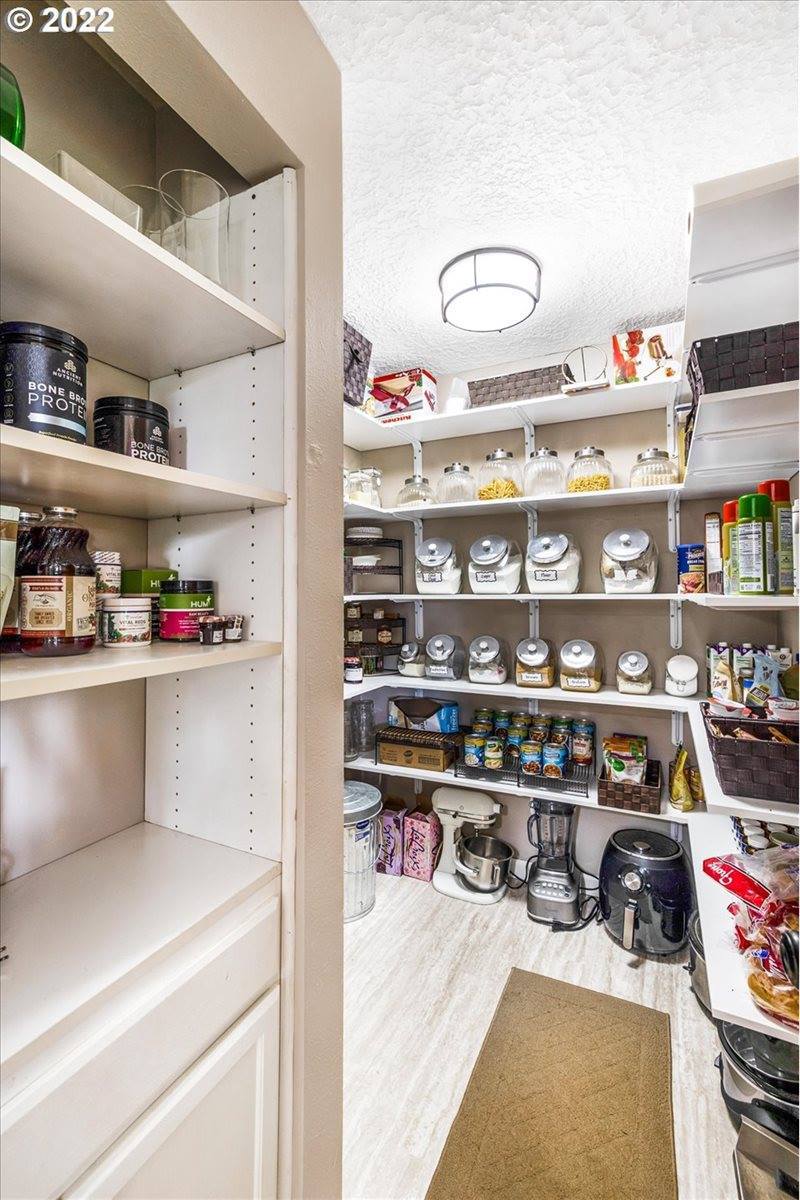 22825 SE Tillstrom Rd, Damascus, OR 97089