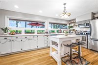 22825 SE Tillstrom Rd, Damascus, OR 97089