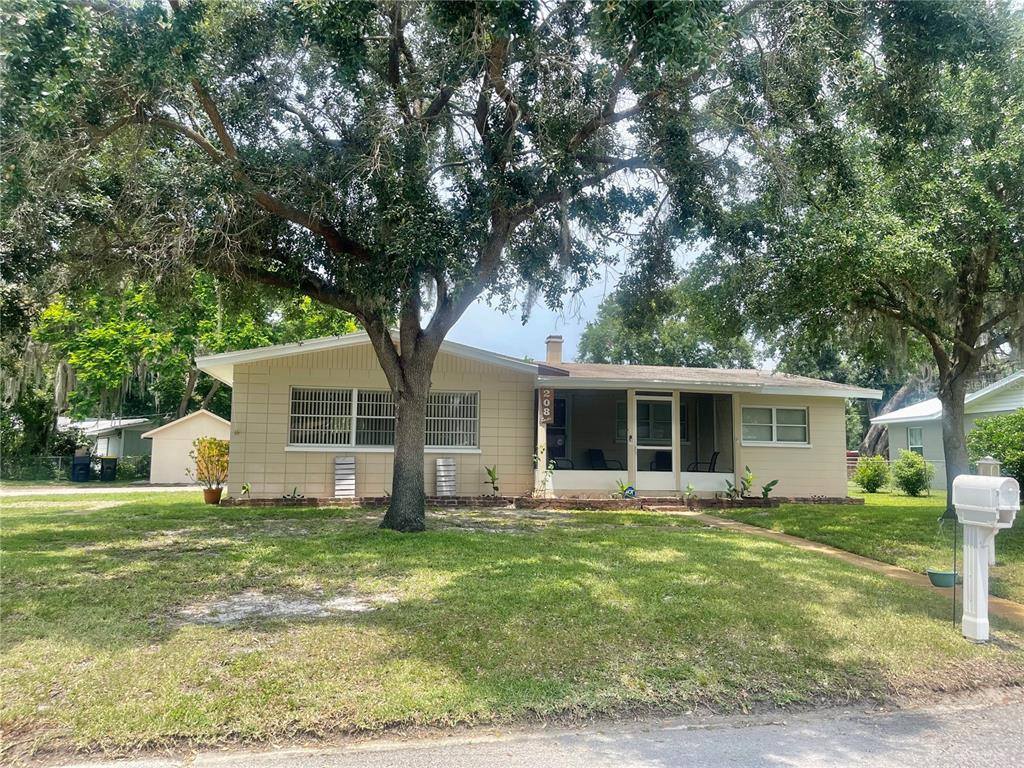 208 Lake Dale Drive, Auburndale, FL 33823