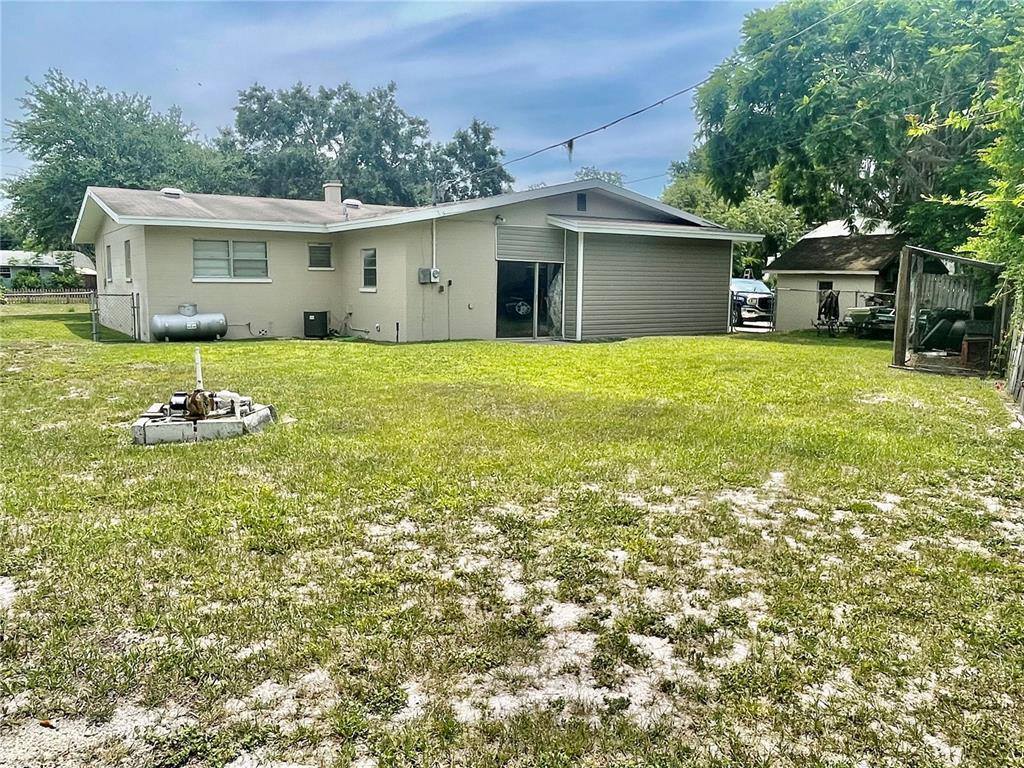 208 Lake Dale Drive, Auburndale, FL 33823