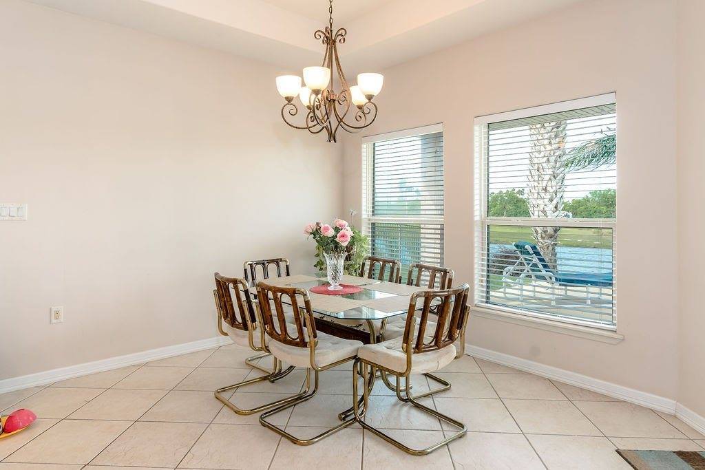 29 Bethpage Dr, Laguna Vista, TX 78578