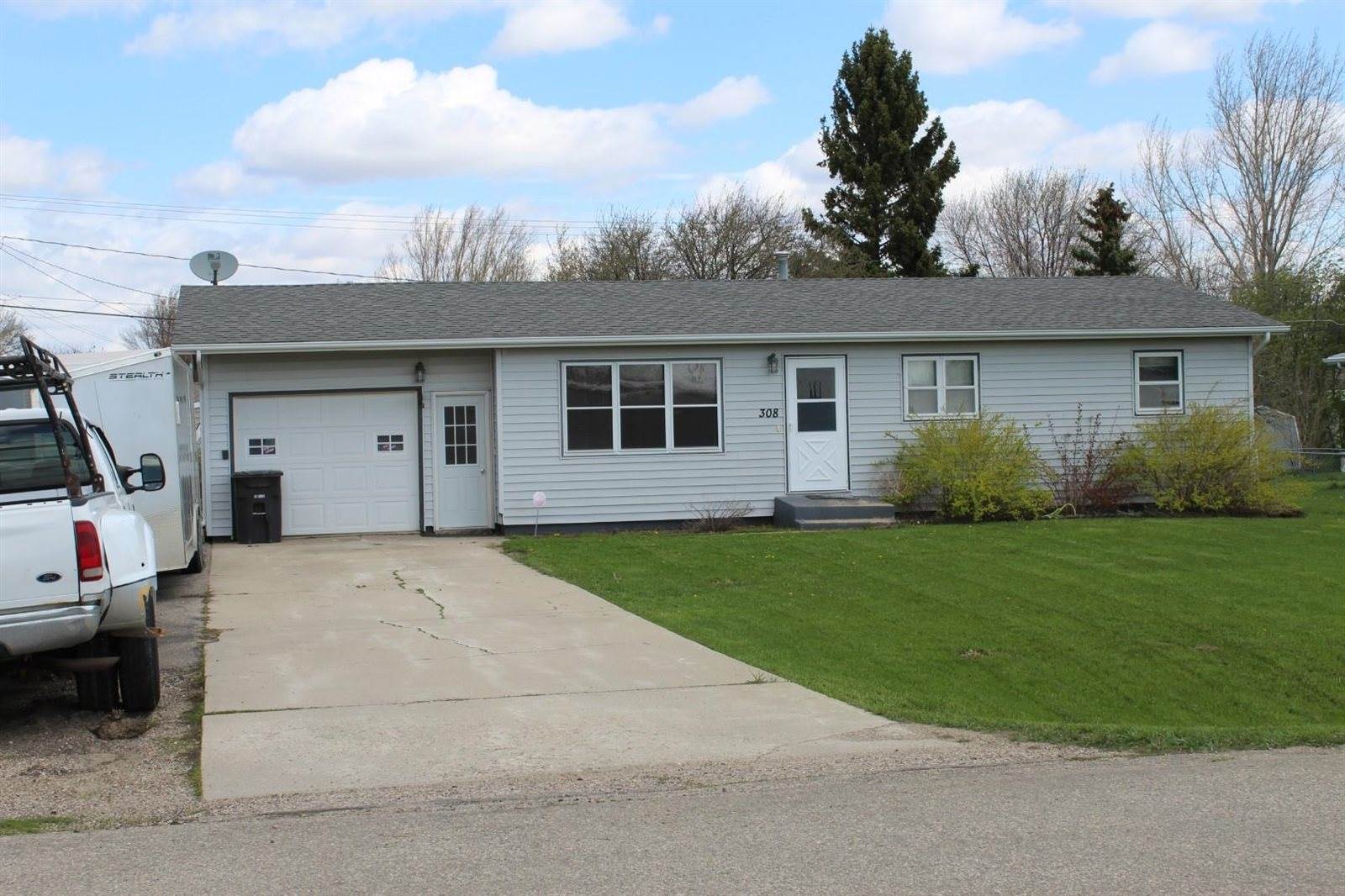 308 NE 2nd St, Surrey, ND 58785