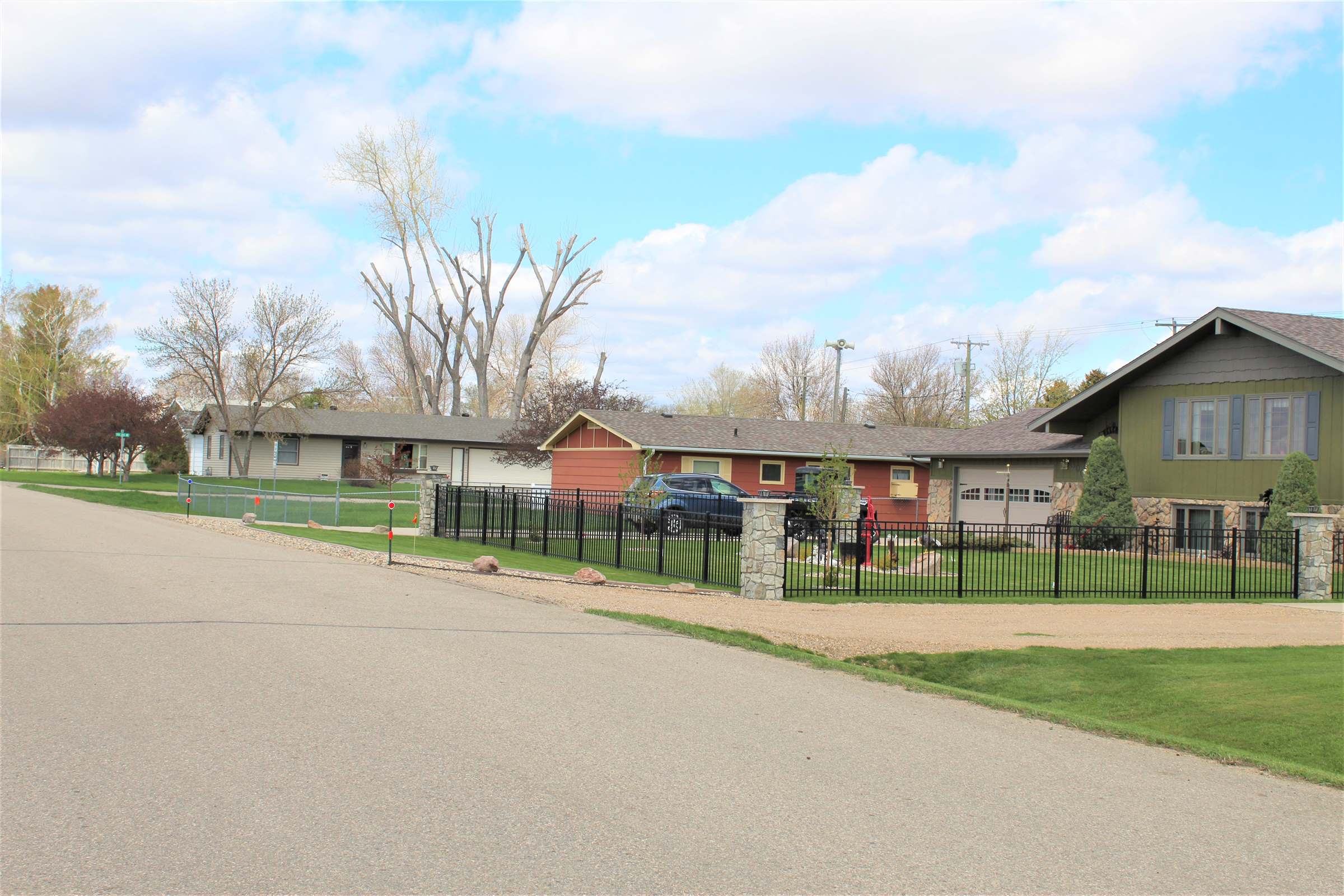 308 NE 2nd St, Surrey, ND 58785