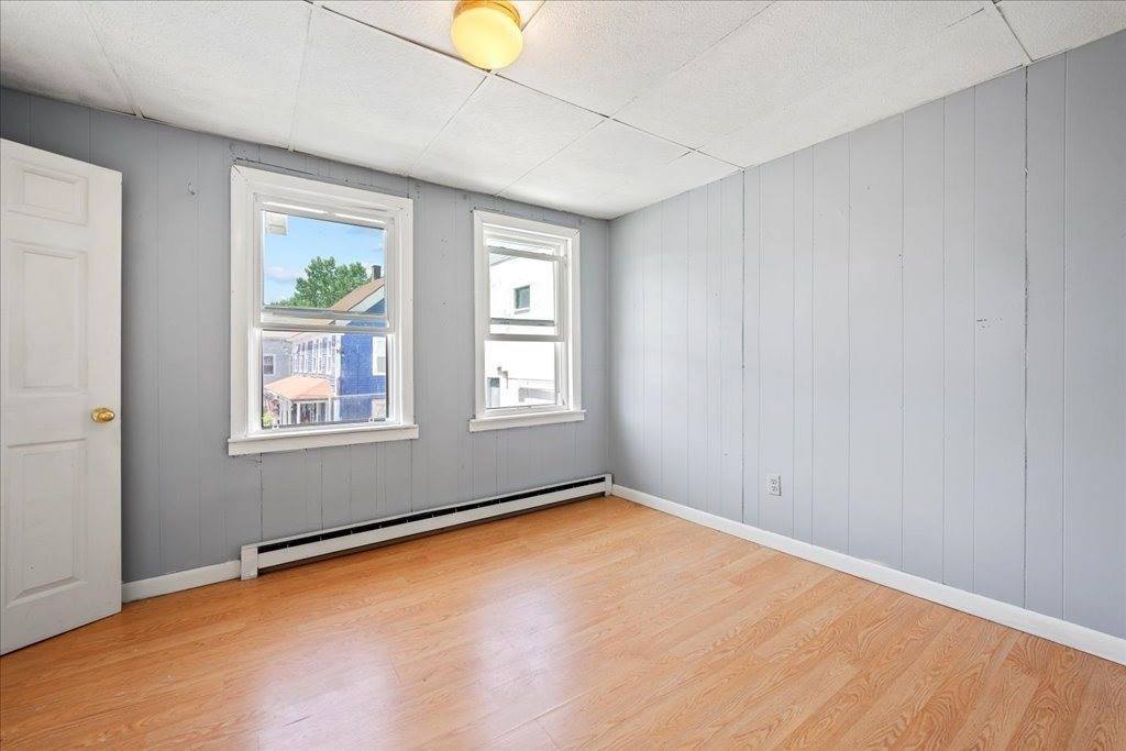 27 Pulaski, Ware, MA 01082