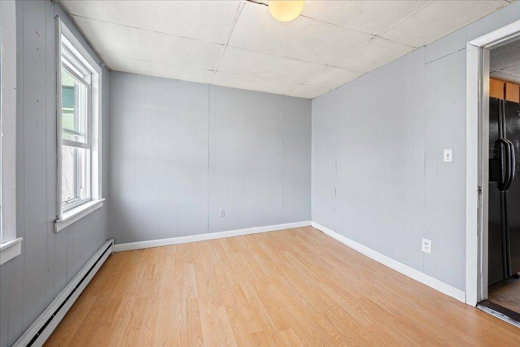27 Pulaski, Ware, MA 01082