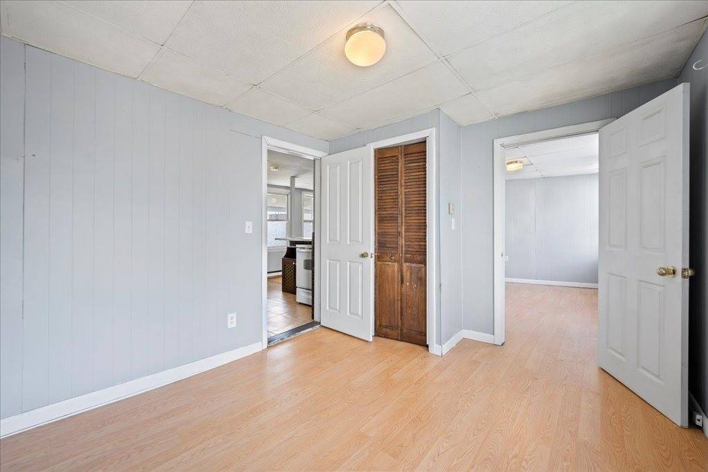 27 Pulaski, Ware, MA 01082