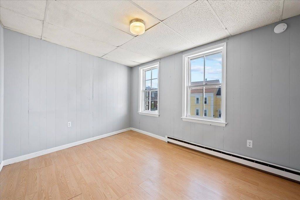 27 Pulaski, Ware, MA 01082