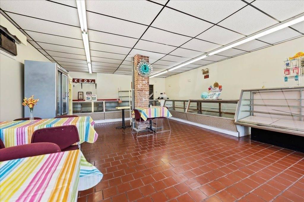 27 Pulaski, Ware, MA 01082