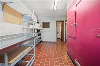 27 Pulaski, Ware, MA 01082