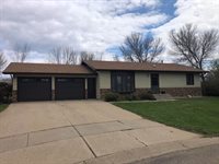 1201 SW 33rd Ave, Minot, ND 58701