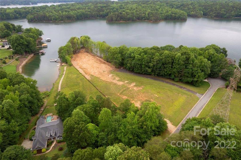 125 Hawks Point Drive, Troutman, NC 28166