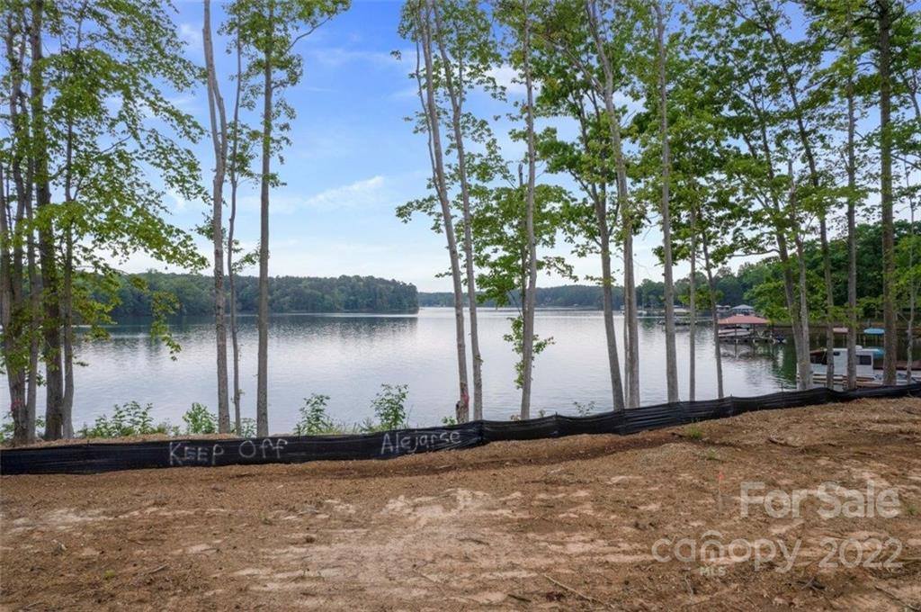 125 Hawks Point Drive, Troutman, NC 28166