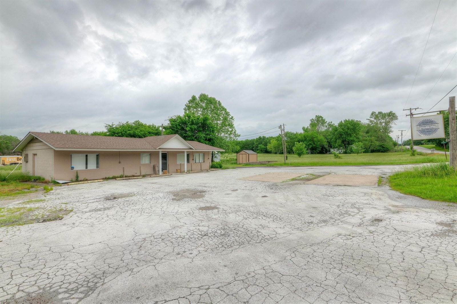 7607 County Road 290, Carl Junction, MO 64834