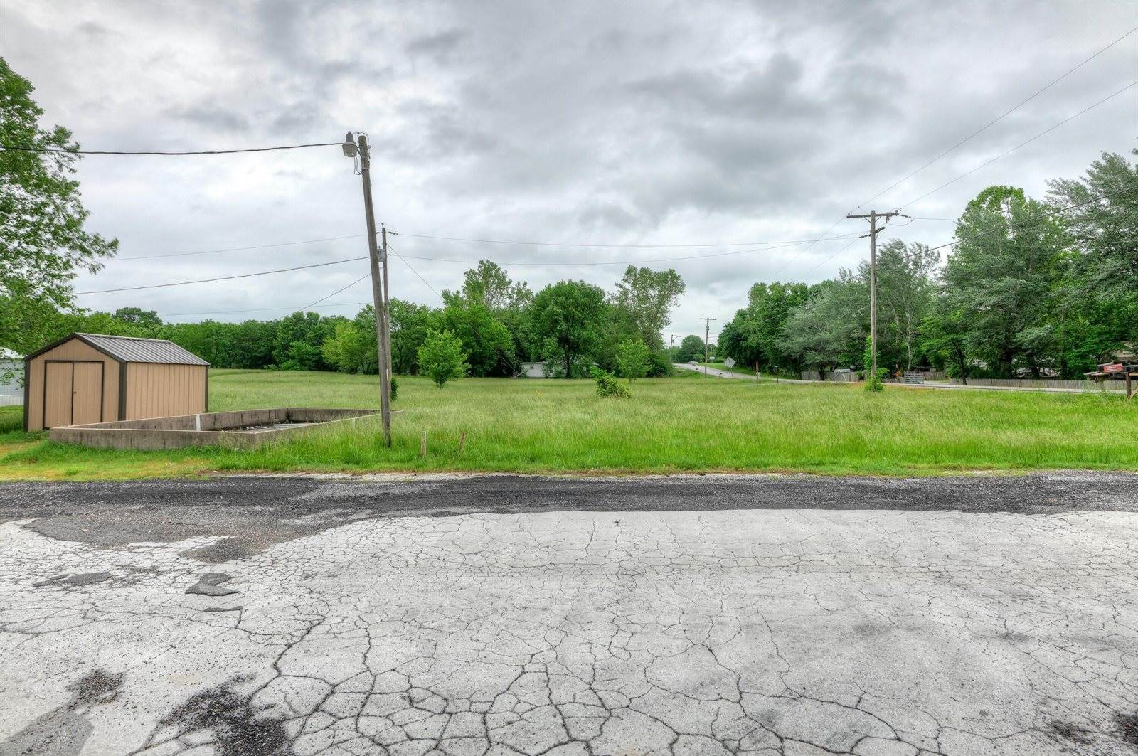 7607 County Road 290, Carl Junction, MO 64834