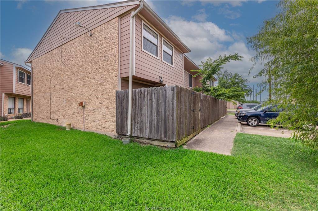 2807 Wildflower Drive, Bryan, TX 77802