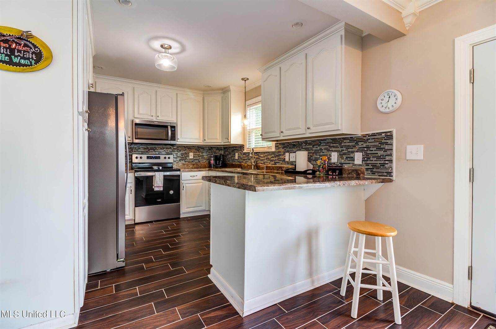 102 S Girard Avenue, Long Beach, MS 39560