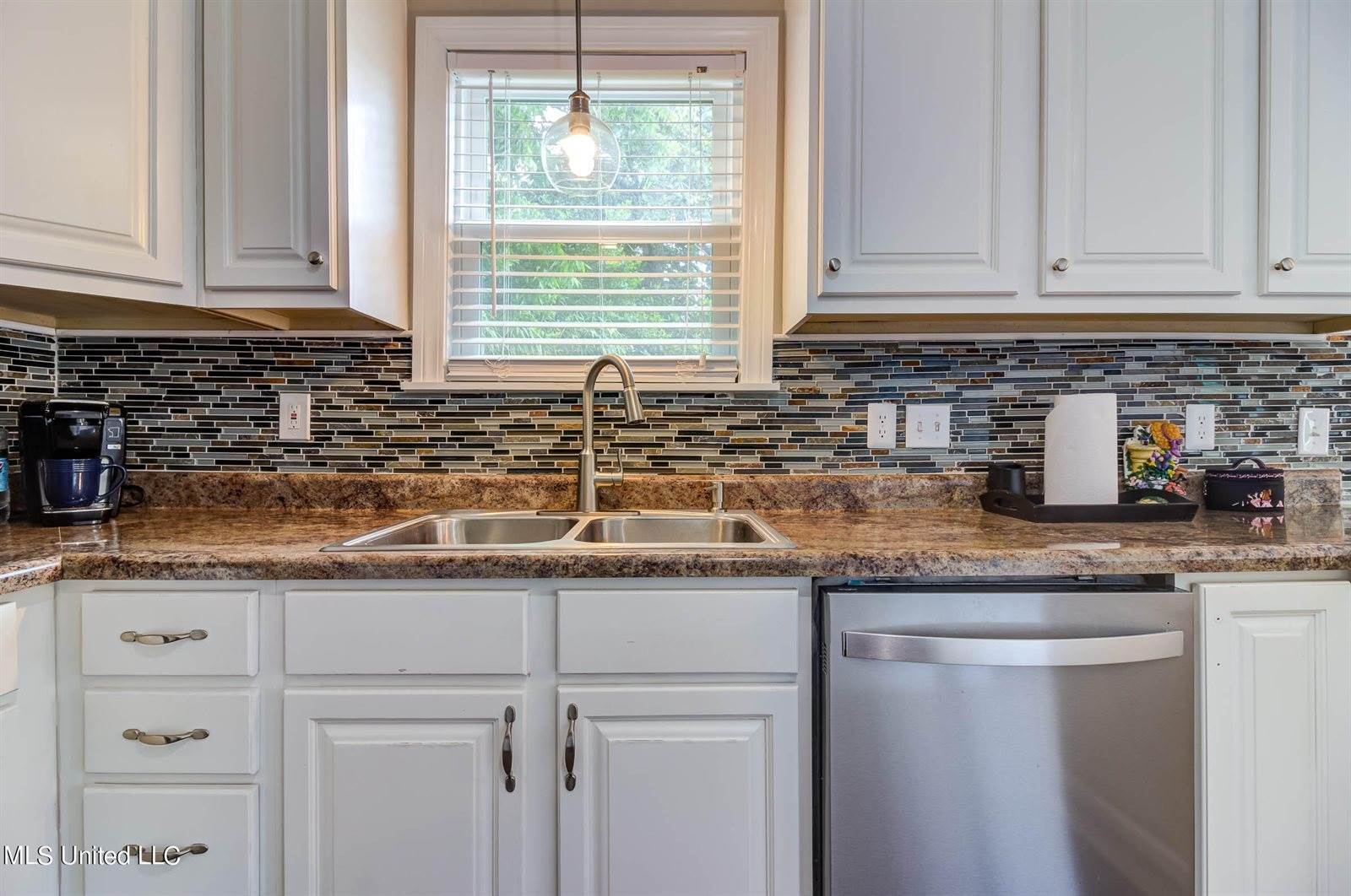 102 S Girard Avenue, Long Beach, MS 39560