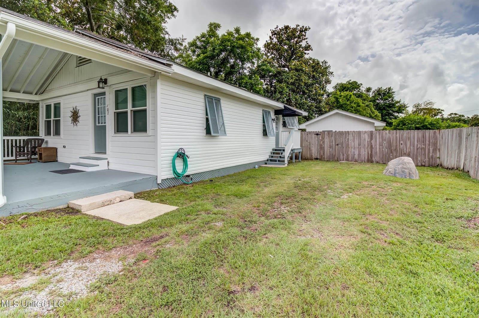 102 S Girard Avenue, Long Beach, MS 39560
