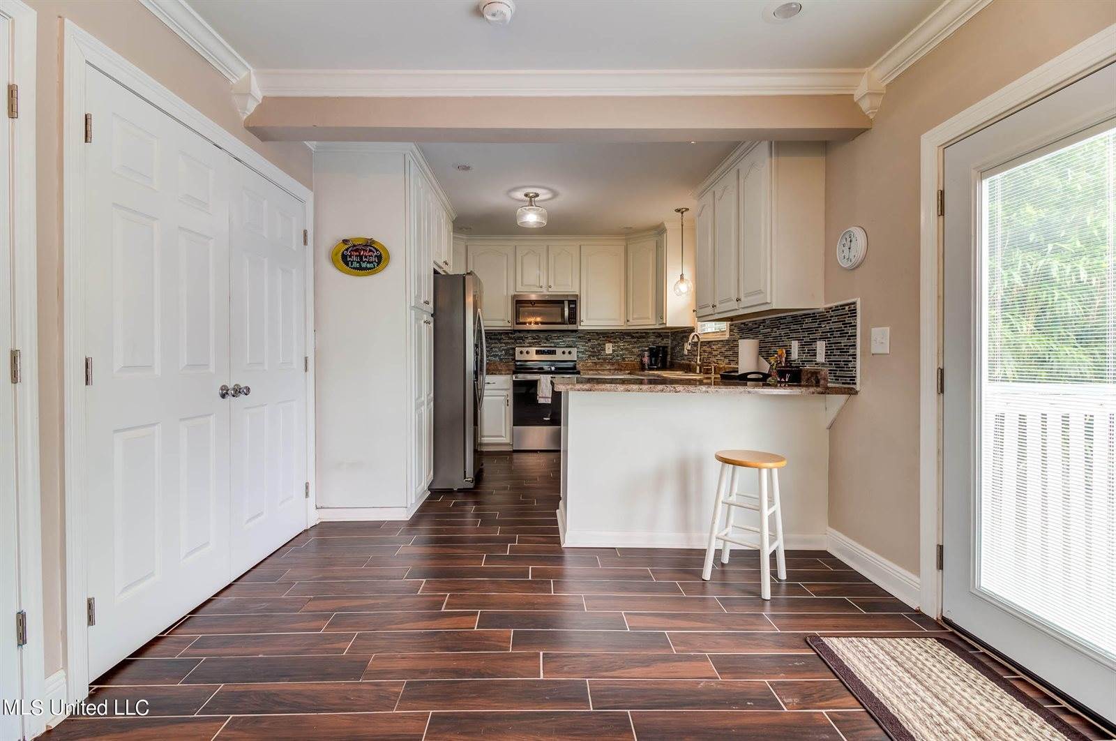 102 S Girard Avenue, Long Beach, MS 39560