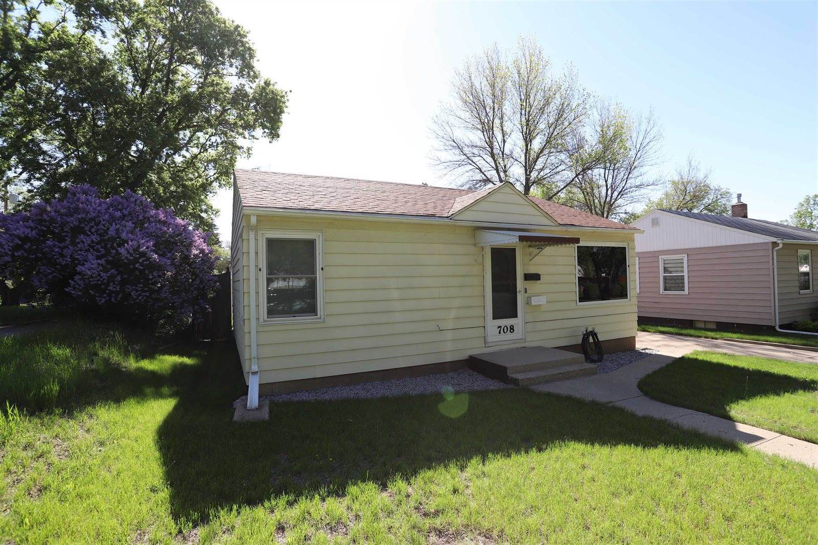 708 20th ST NW, Minot, ND 58703