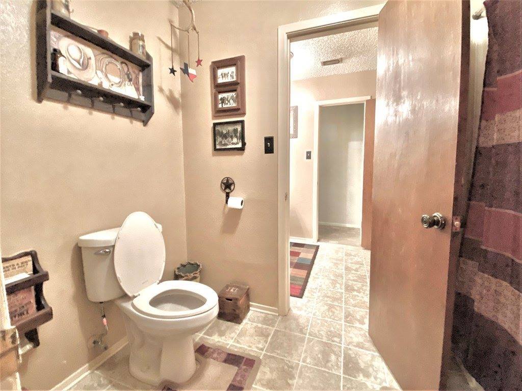 503 Oak St, Ozona, TX 76943