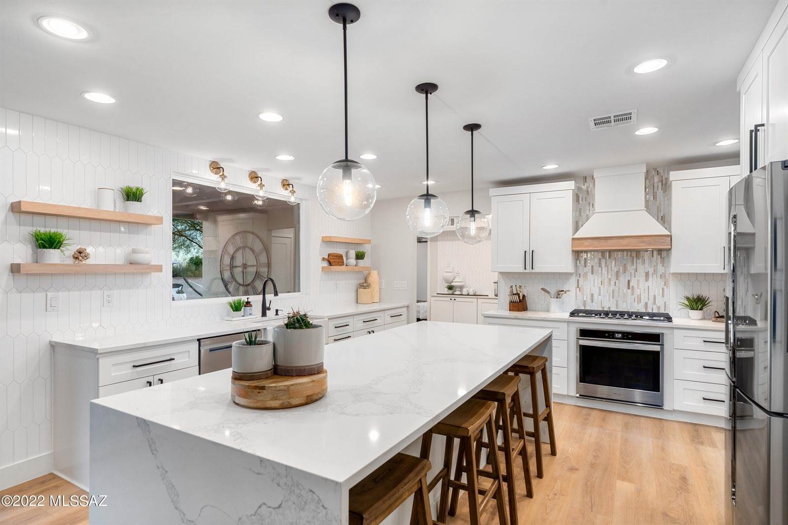 5050 East Placita Salud, Tucson, AZ 85718