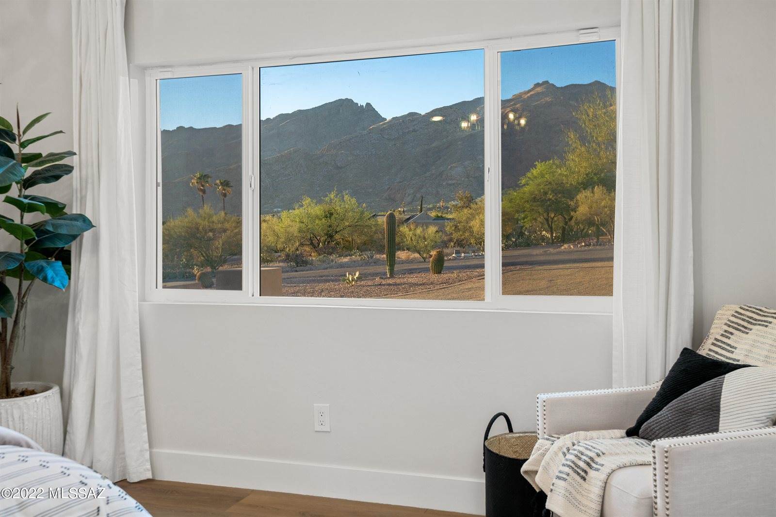 5050 East Placita Salud, Tucson, AZ 85718