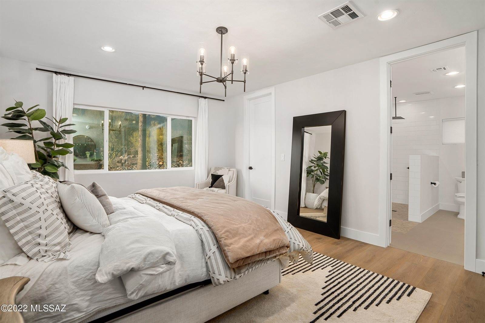 5050 East Placita Salud, Tucson, AZ 85718