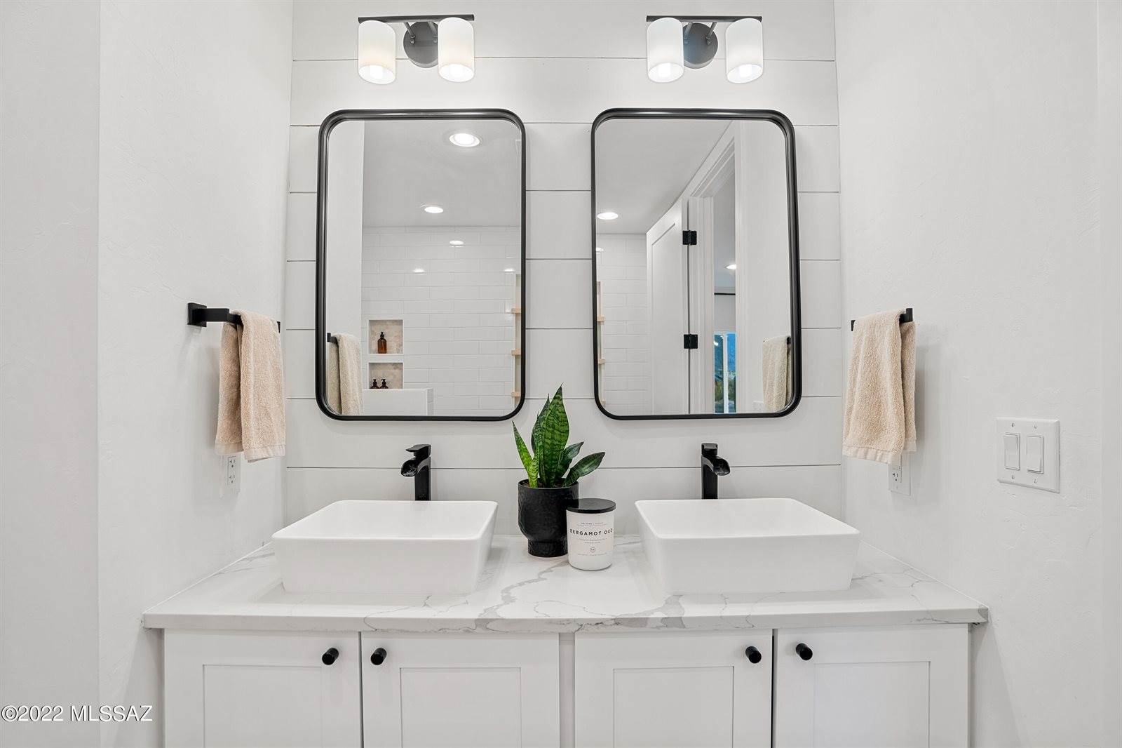 5050 East Placita Salud, Tucson, AZ 85718