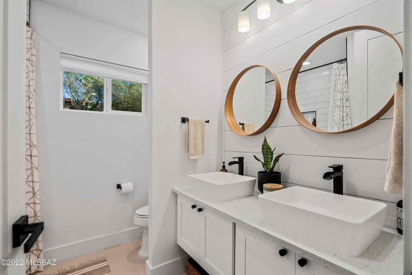 5050 East Placita Salud, Tucson, AZ 85718