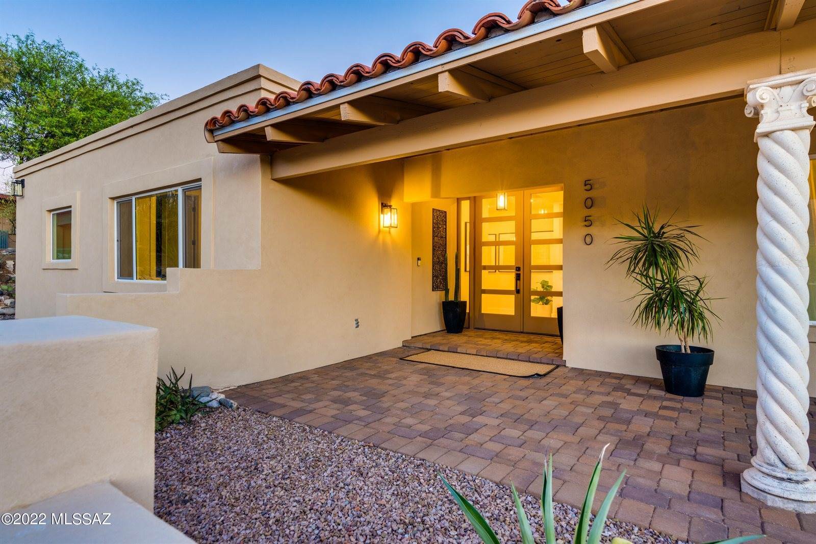 5050 East Placita Salud, Tucson, AZ 85718