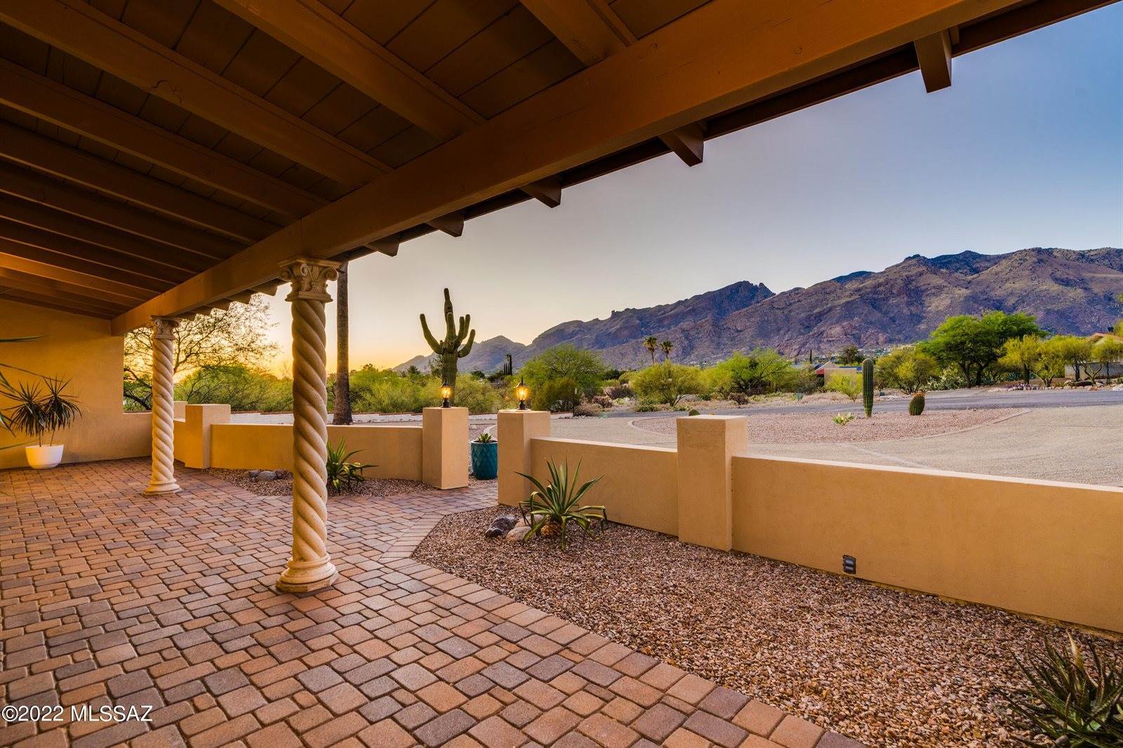 5050 East Placita Salud, Tucson, AZ 85718