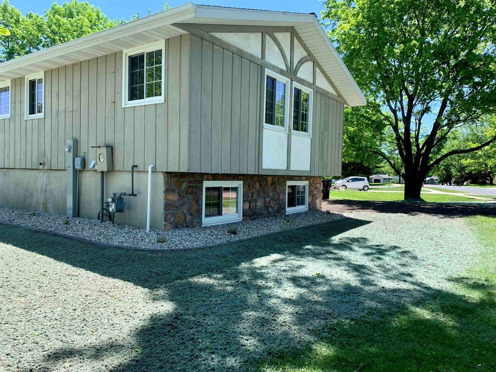 1721 Waushara Drive, Marshfield, WI 54449