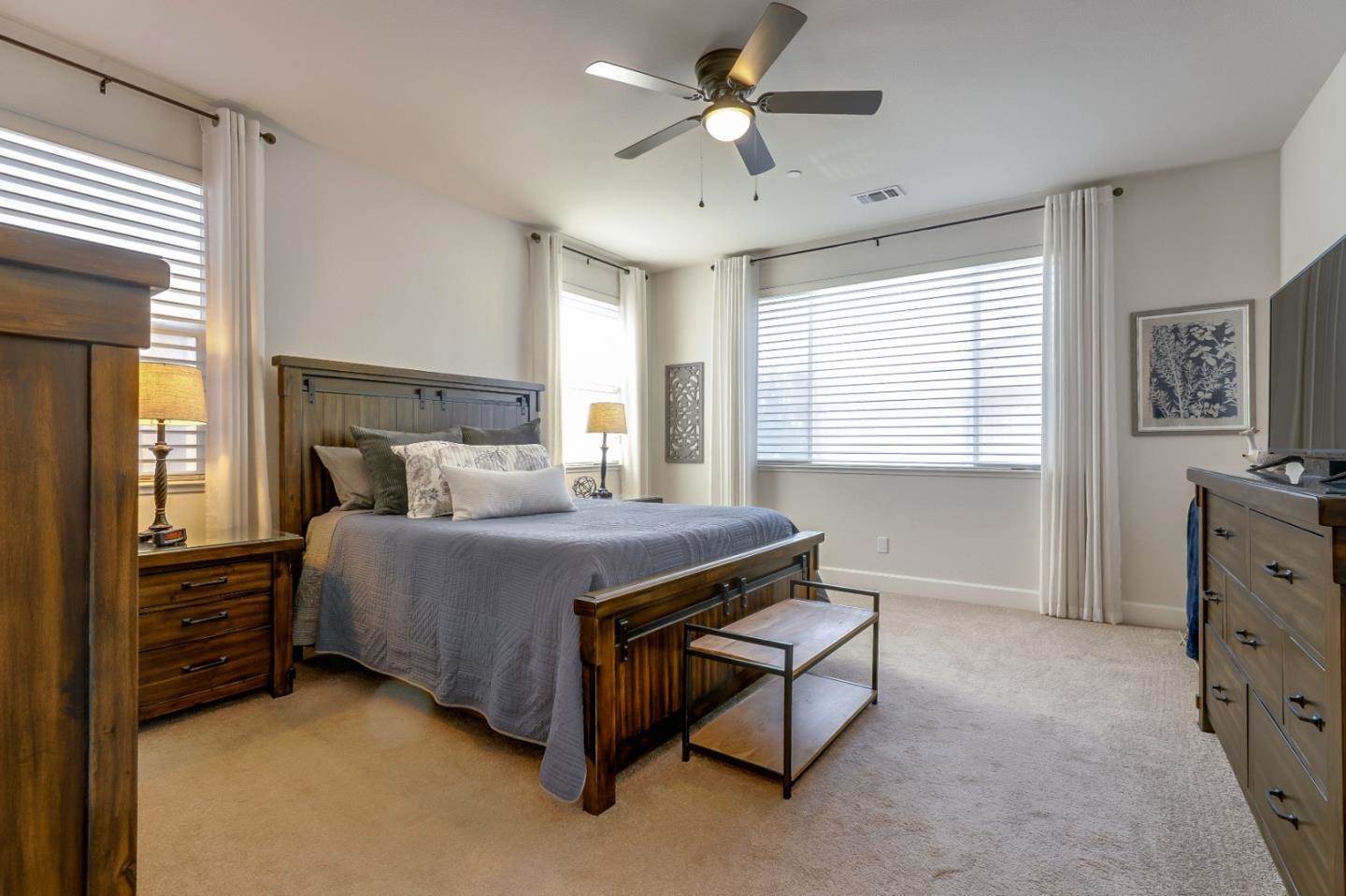 873 Cerrato WAY, Hollister, CA 95023