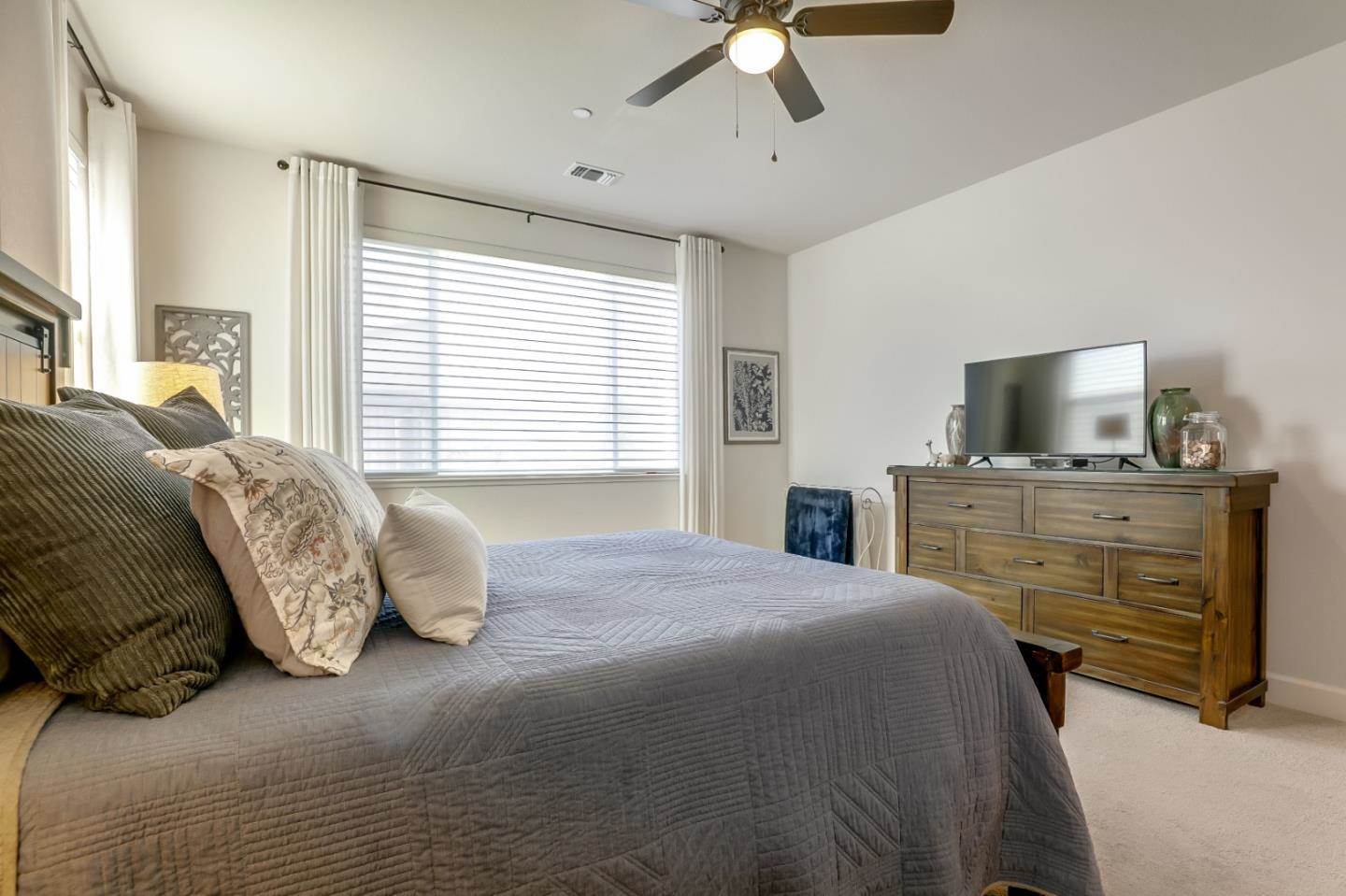 873 Cerrato WAY, Hollister, CA 95023