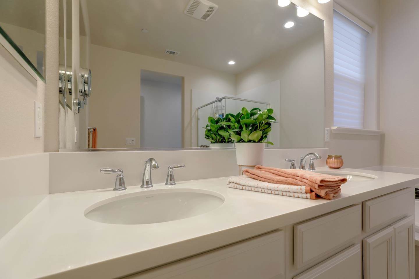 873 Cerrato WAY, Hollister, CA 95023