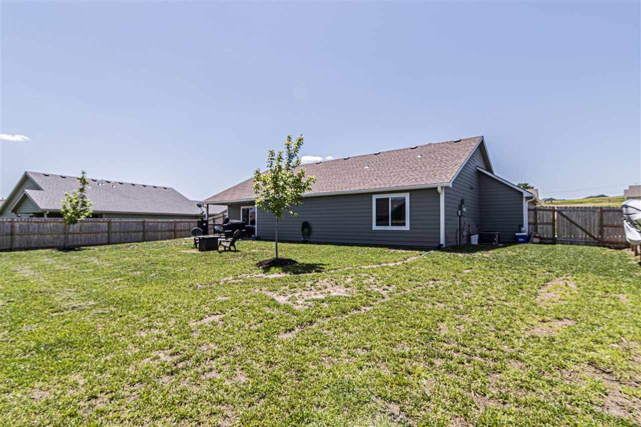 4693 Sunflower Slope Drive, Manhattan, KS 66502