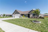 4693 Sunflower Slope Drive, Manhattan, KS 66502