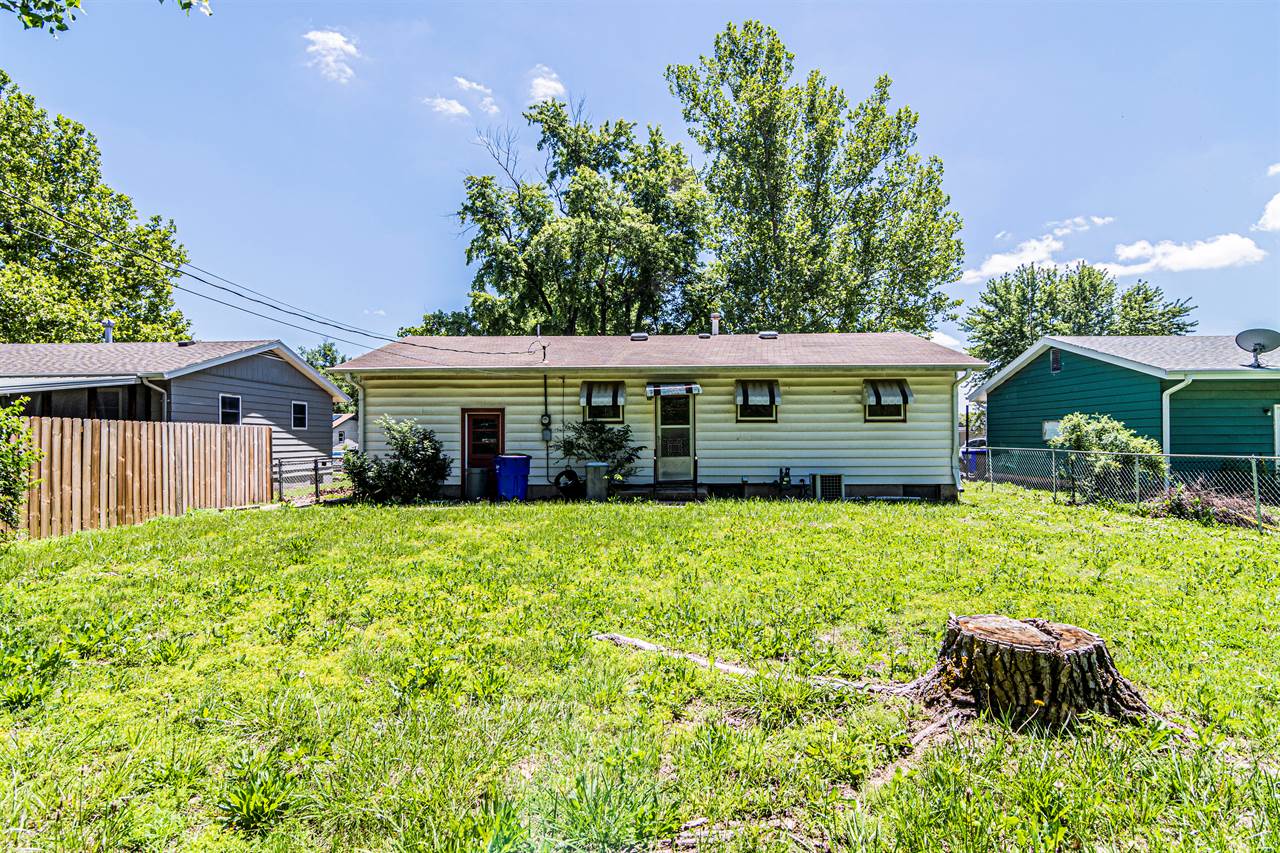 1522 Bel Air Drive, Junction City, KS 66441