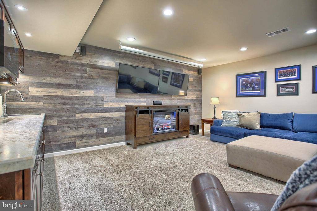 4576 Manor Drive, Mechanicsburg, PA 17055