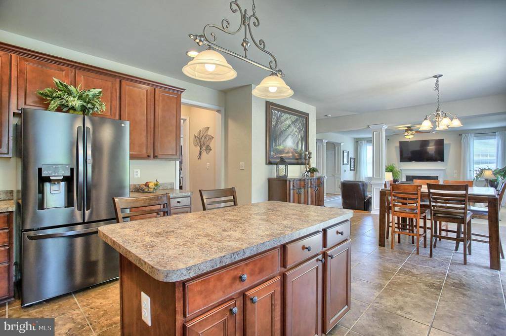 4576 Manor Drive, Mechanicsburg, PA 17055