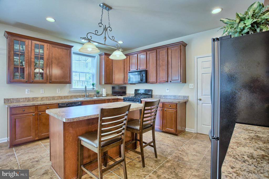 4576 Manor Drive, Mechanicsburg, PA 17055