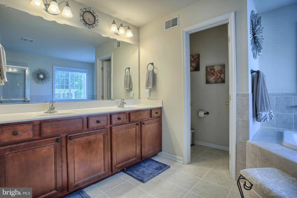 4576 Manor Drive, Mechanicsburg, PA 17055