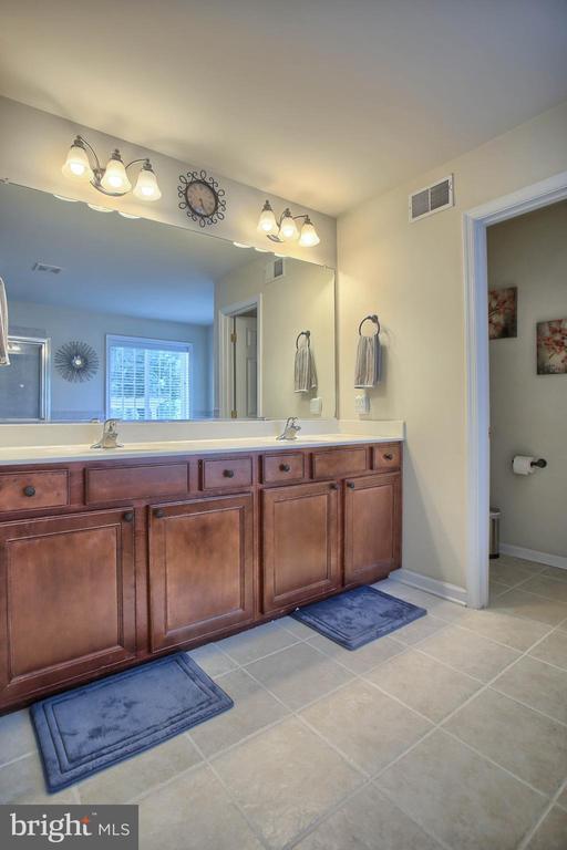 4576 Manor Drive, Mechanicsburg, PA 17055