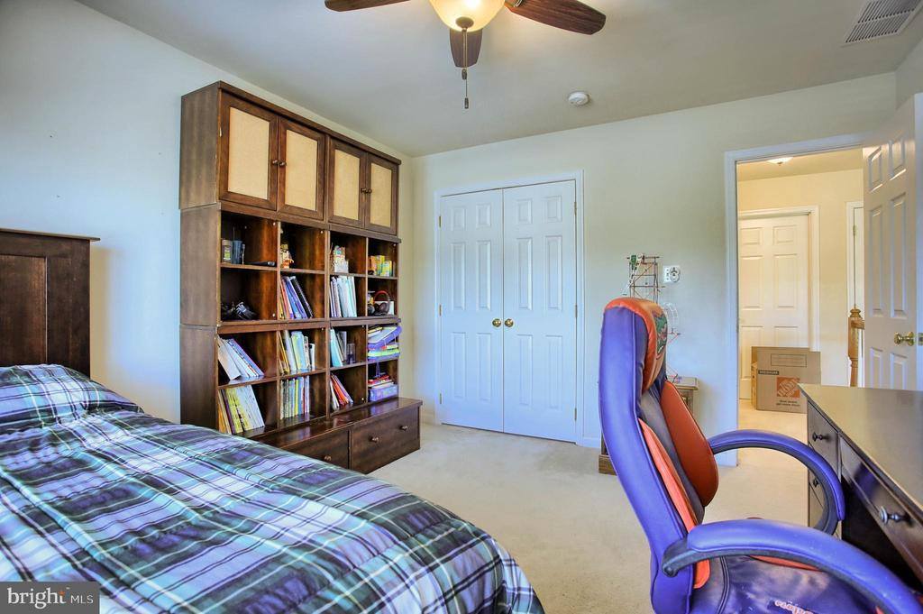 4576 Manor Drive, Mechanicsburg, PA 17055