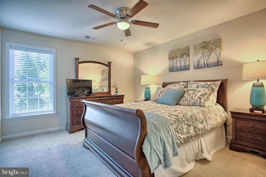 4576 Manor Drive, Mechanicsburg, PA 17055