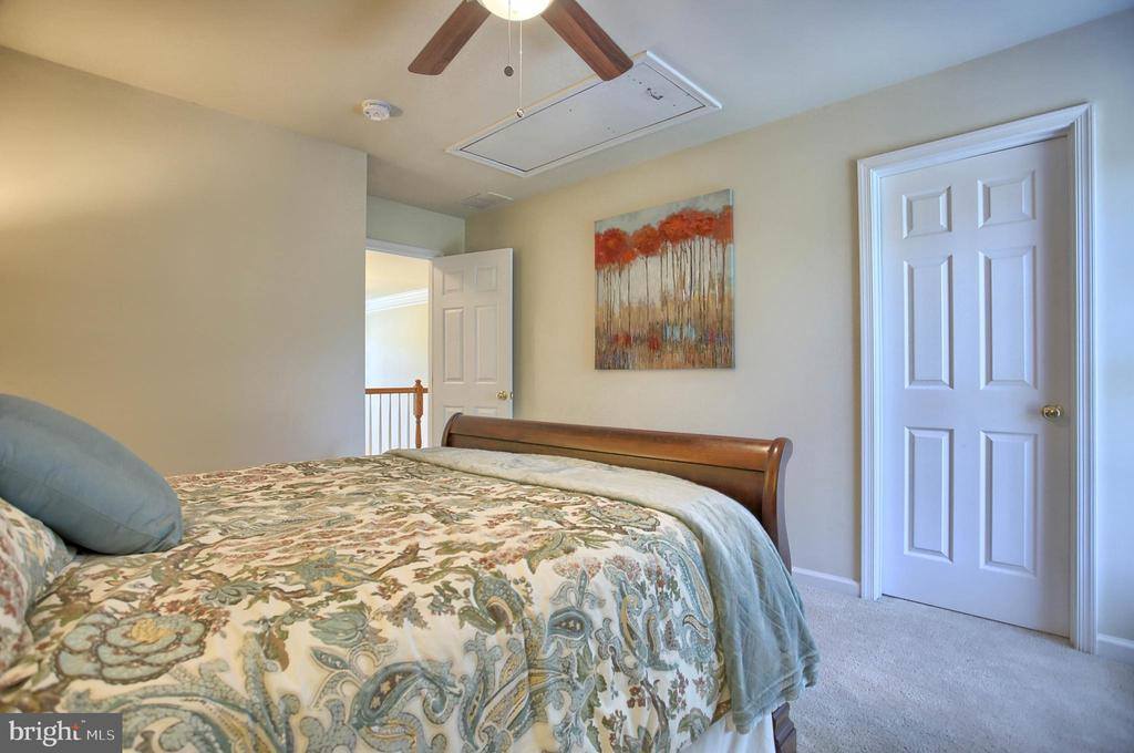 4576 Manor Drive, Mechanicsburg, PA 17055